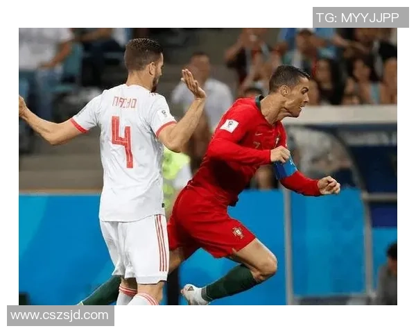 老梁点评足球历史第一球星：谁才是最具传奇色彩的传奇人物